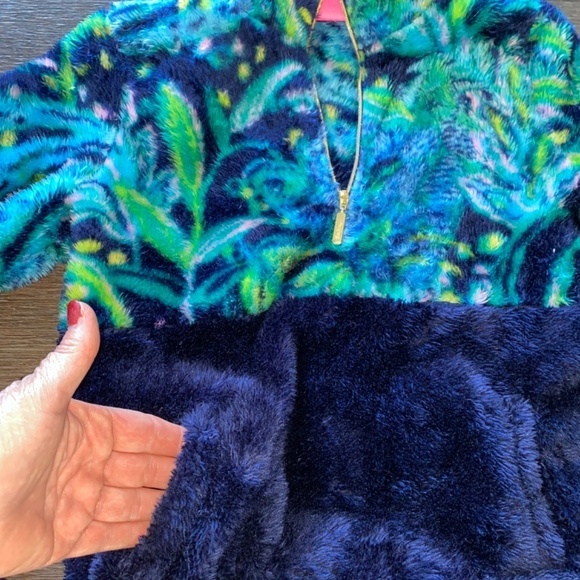 Lilly Pulitzer girls size large 8/10 fleece popover - Picture 5 of 6